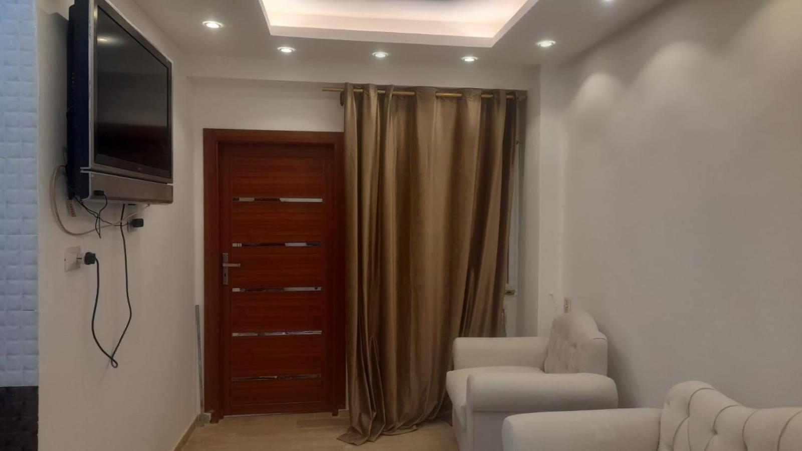 Hs 5 * El Cairo
