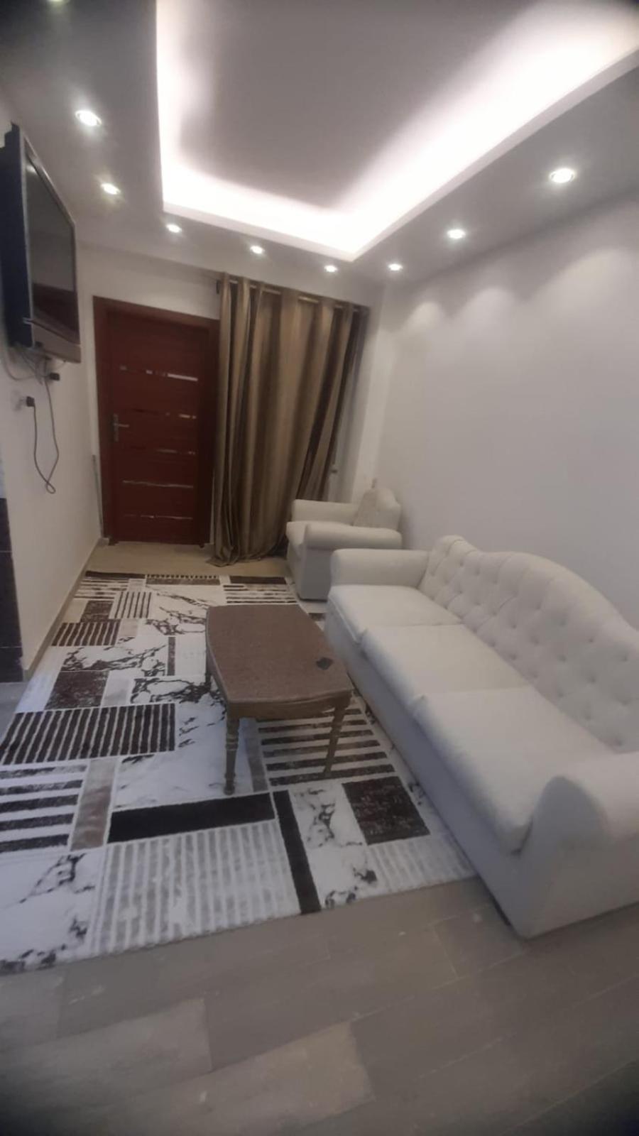 Hs 5 * Cairo